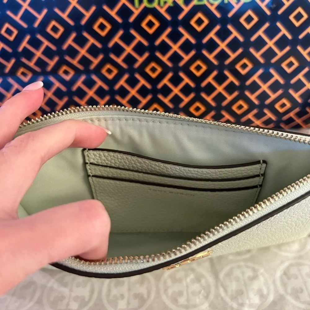 Tory Burch Chelsea Wristlet Bag Meadow Mist Green Gold
